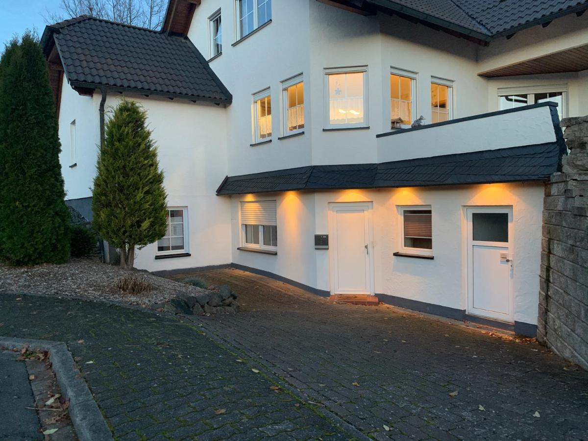 Aktiv-Ferienwohnung "Snow & Bike"- Zentral Zwischen Winterberg Und Willingen Екстер'єр фото